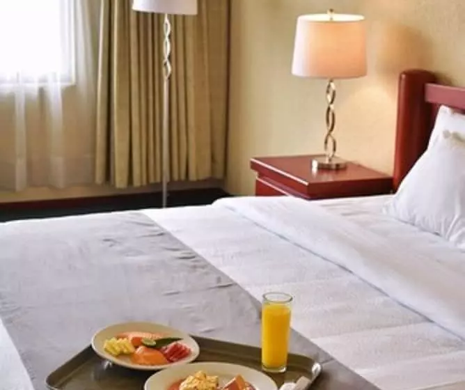 La Posada Hotel Y Suites