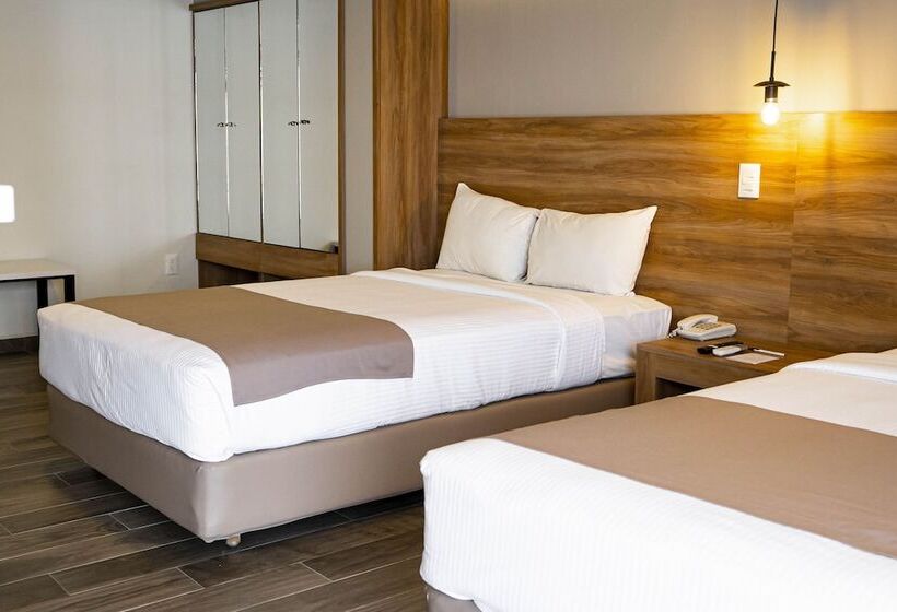 La Posada Hotel Y Suites