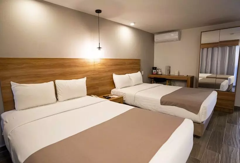 La Posada Hotel Y Suites