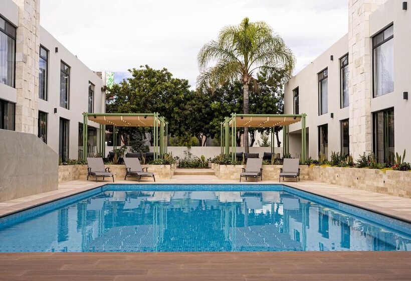 La Posada Hotel Y Suites