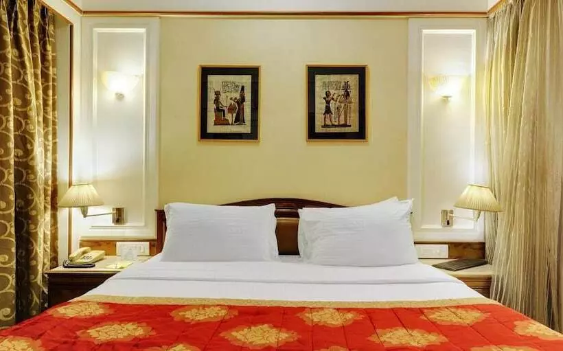 Отель Regal Enclave