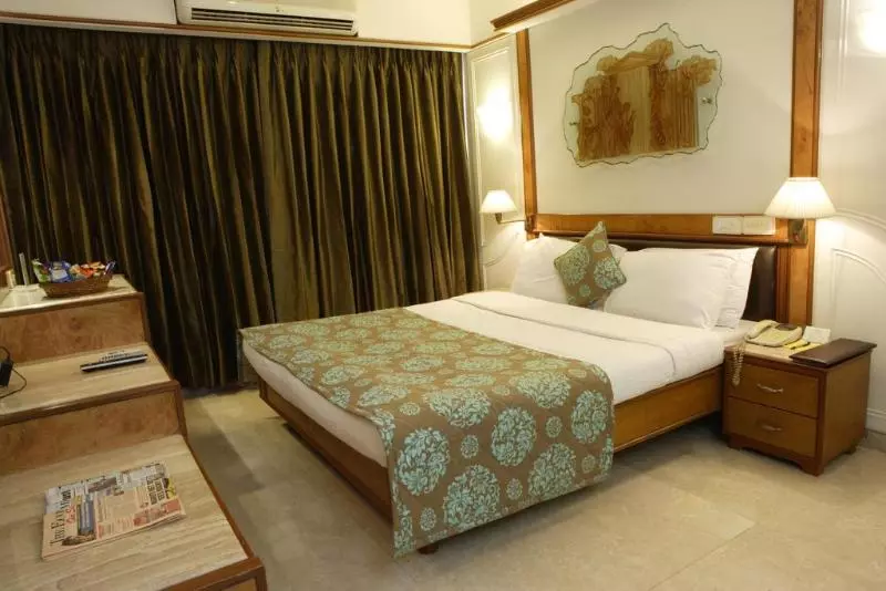 Отель Regal Enclave