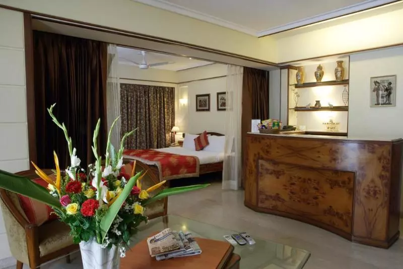 Отель Regal Enclave