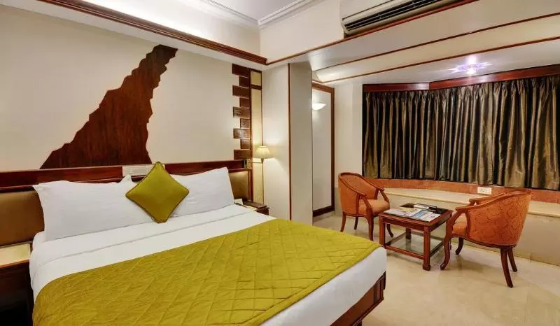 Отель Regal Enclave