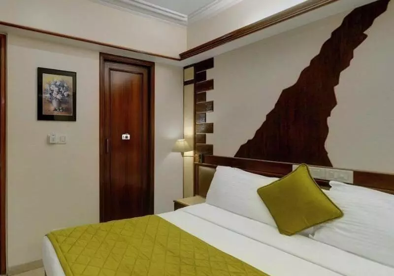 Отель Regal Enclave