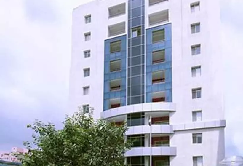 فندق Royal Orchid Golden Suites Pune