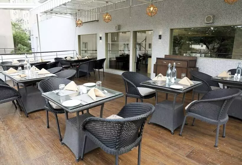 فندق Royal Orchid Golden Suites Pune