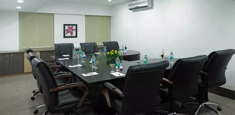 فندق Royal Orchid Golden Suites Pune