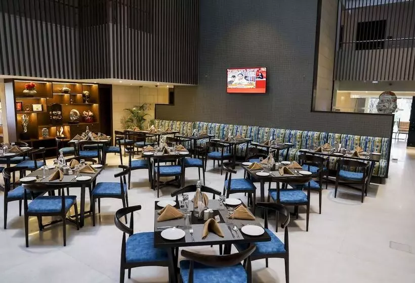 فندق Royal Orchid Golden Suites Pune