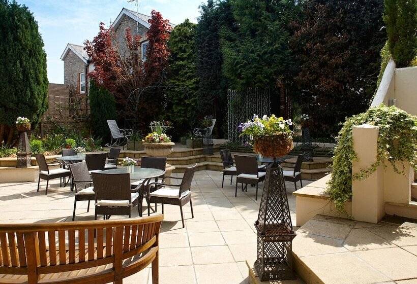 فندق The Bear, Cowbridge