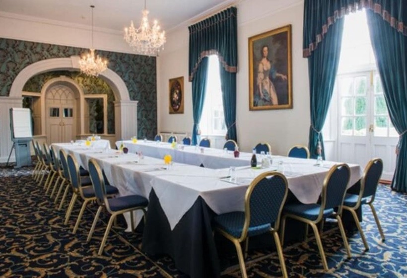 فندق The Bear, Cowbridge