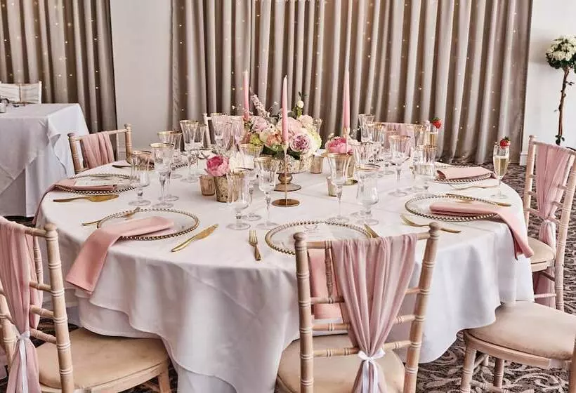 בית מלון כפרי The Bear, Cowbridge