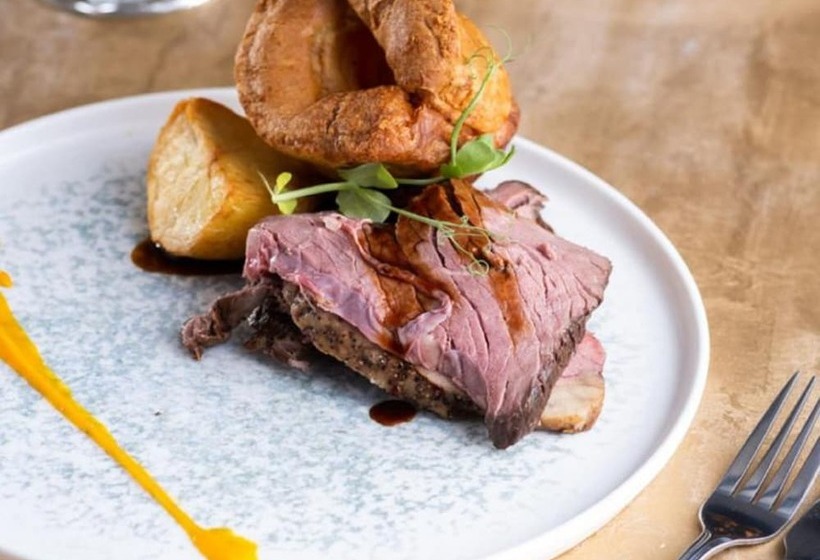 فندق The Bear, Cowbridge