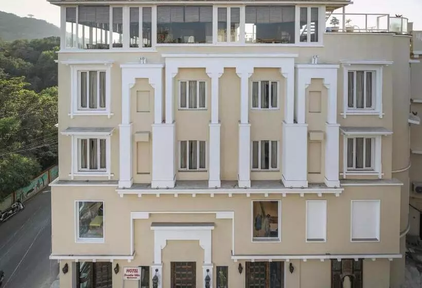 Tripli Hotels Shambhu Villas