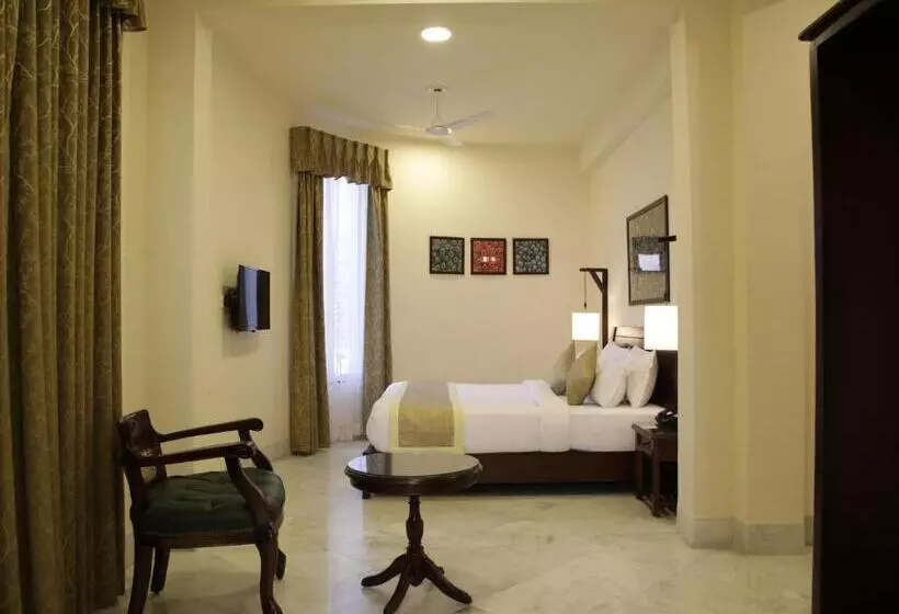 Tripli Hotels Shambhu Villas