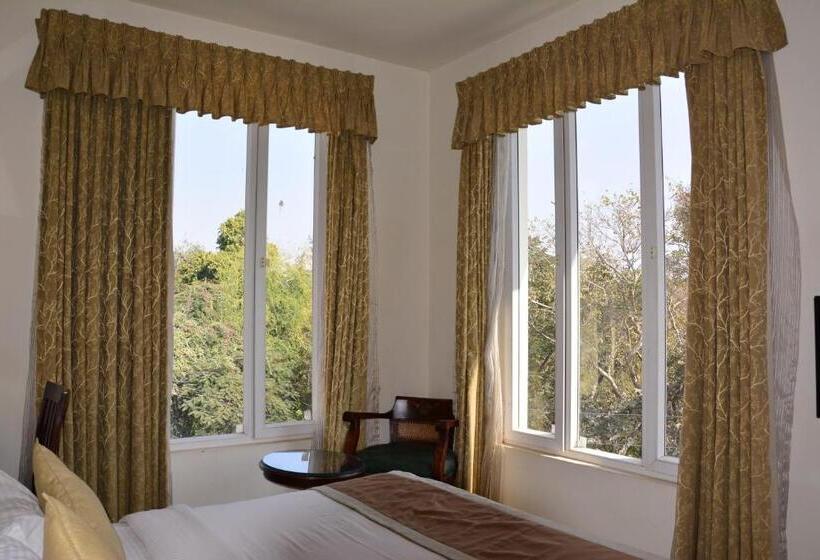 Tripli Hotels Shambhu Villas