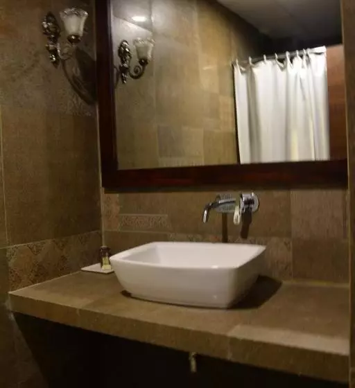 Tripli Hotels Shambhu Villas