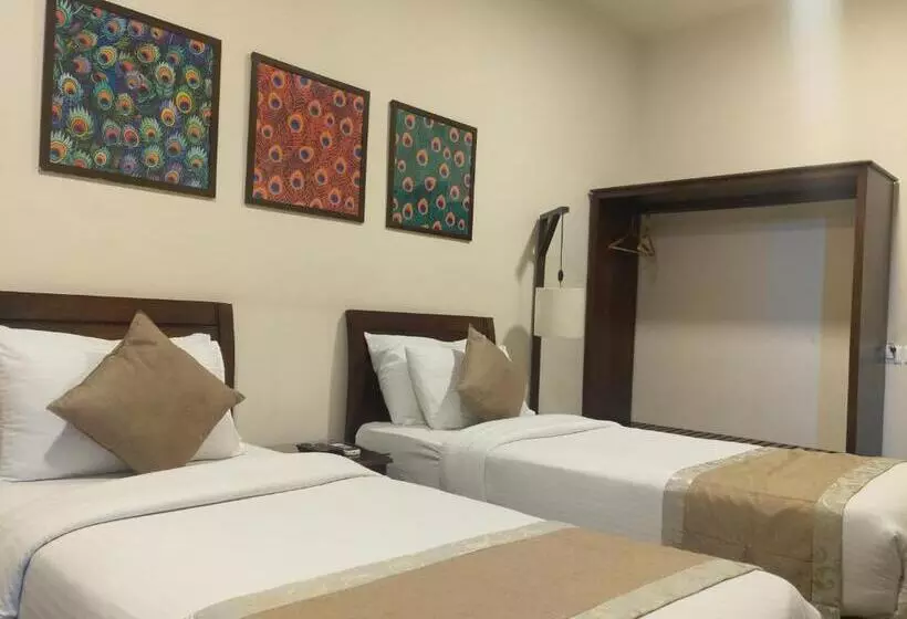 Tripli Hotels Shambhu Villas