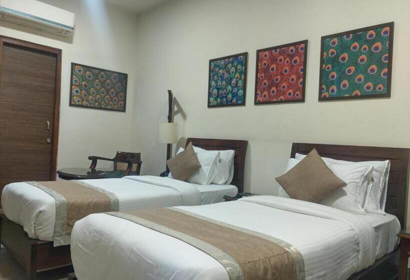 Tripli Hotels Shambhu Villas