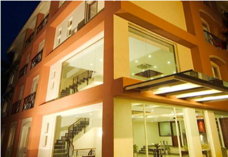 Отель Tudor Inn