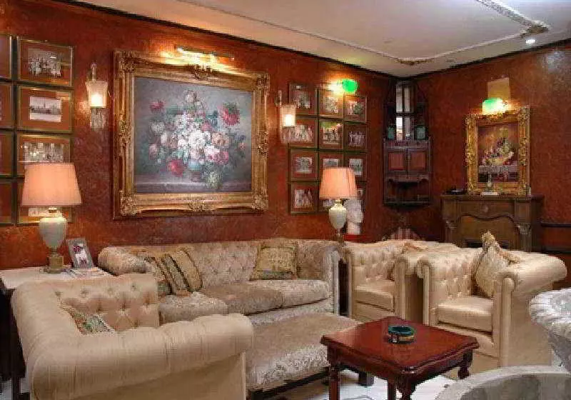 ホテル C 29 Service Apartment