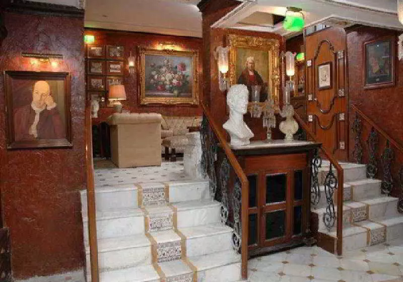 ホテル C 29 Service Apartment