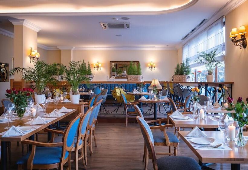 ホテル Włoski Italia Boutique Old Town Poznań