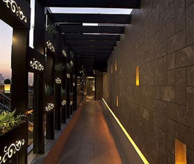 هتل Yogi Executive, Navi Mumbai