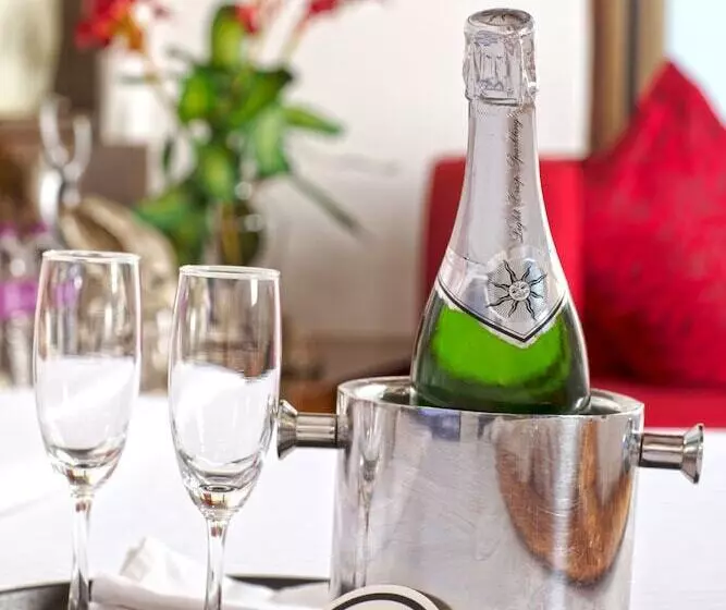 فندق Yogi Executive, Navi Mumbai