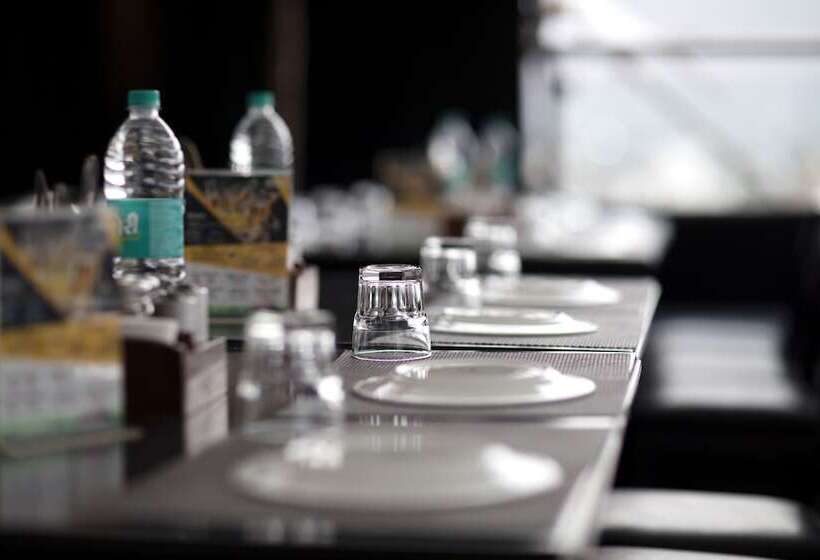 هتل Yogi Executive, Navi Mumbai