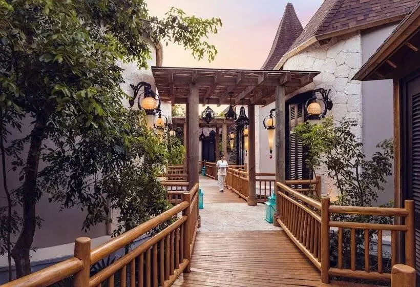 Jungala Park Hotel At Vidantaworld Riviera Maya