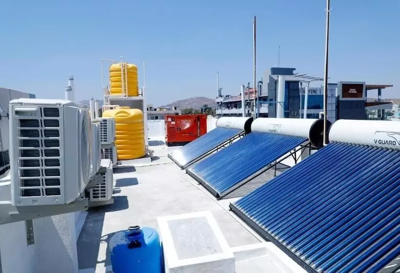 Hotelli Cnr Residency