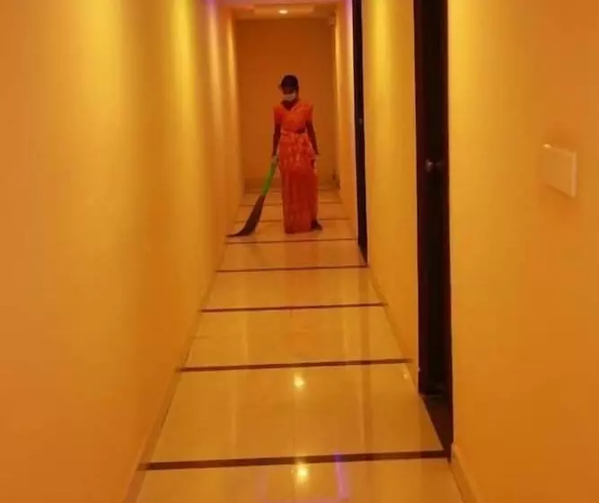 Hotelli Cnr Residency