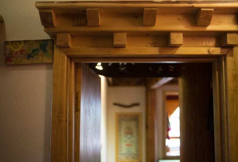 膳宿费 Tibetanstyle Courtyard
