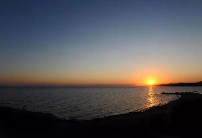 Royalty Suites Seaside