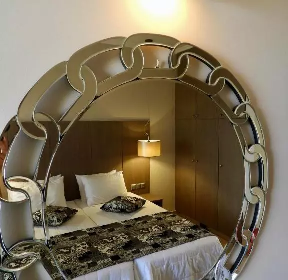 Royalty Suites Seaside