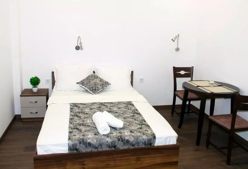 هاستل Stenso Rooms