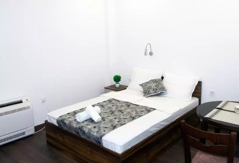 هاستل Stenso Rooms