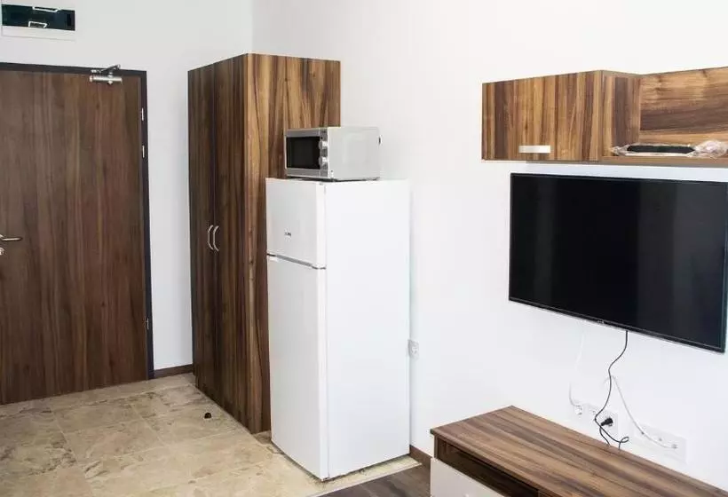 هاستل Stenso Rooms