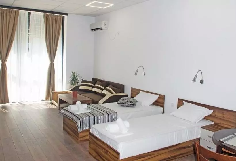 هاستل Stenso Rooms