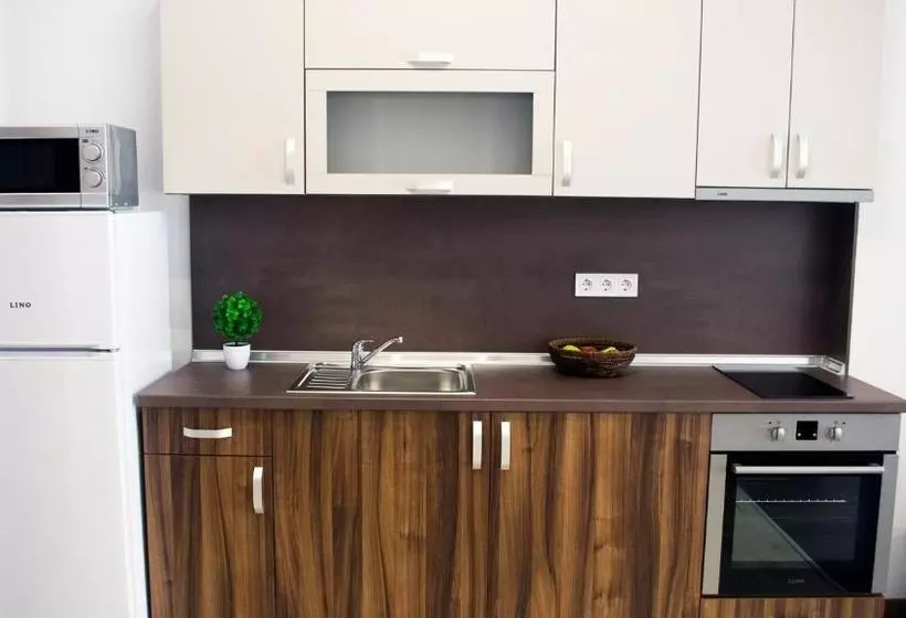 هاستل Stenso Rooms