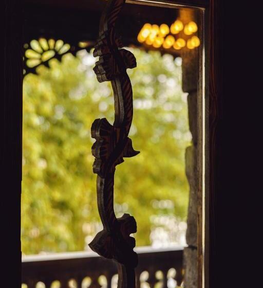 هتل Chateau Kvirike