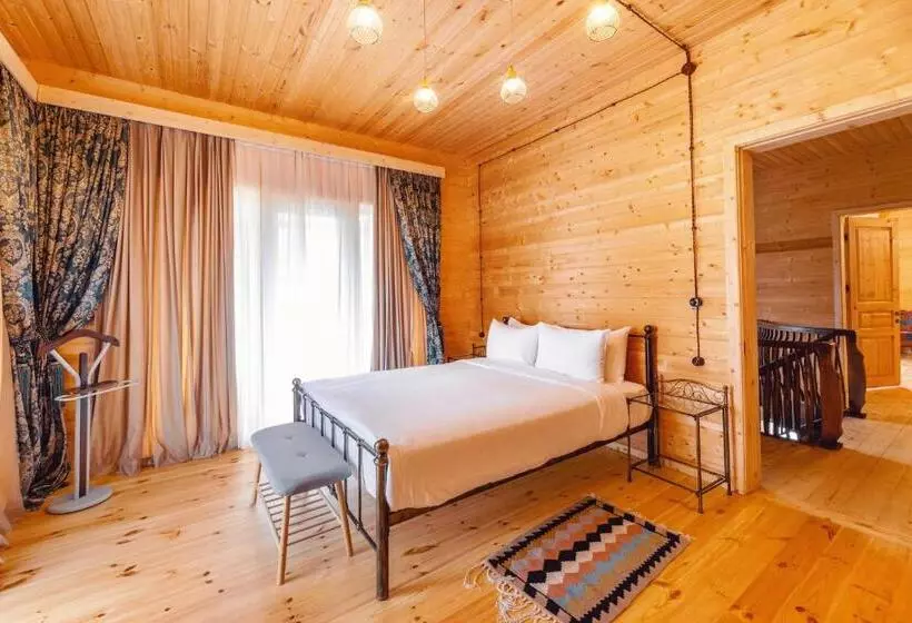 هتل Chateau Kvirike