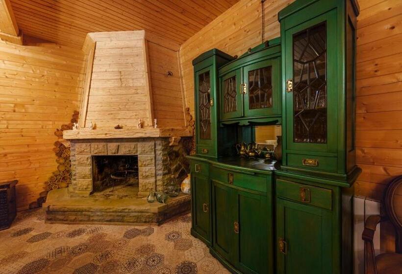 هتل Chateau Kvirike