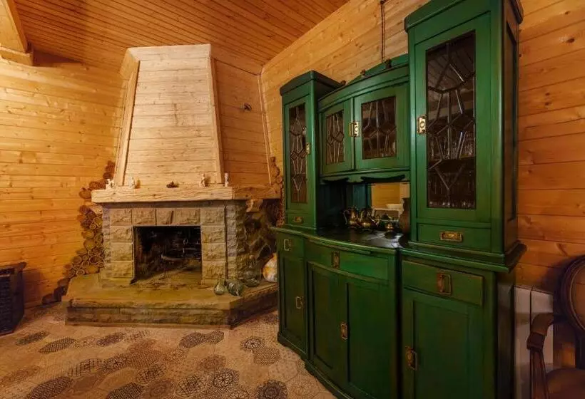 هتل Chateau Kvirike