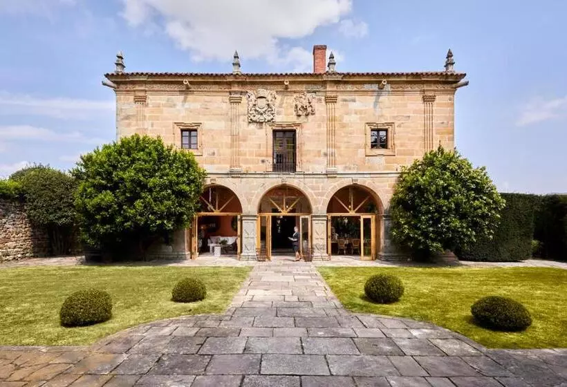 هتل Helguera Palacio Boutique & Antique