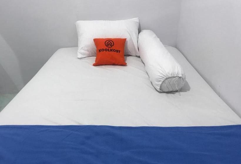 בית מלון כפרי Koolkost Syariah Near Pelabuhan Tanjung Priok