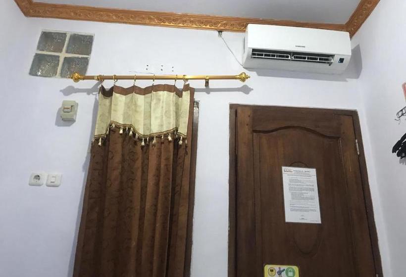 בית מלון כפרי Koolkost Syariah Near Pelabuhan Tanjung Priok