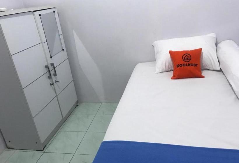 בית מלון כפרי Koolkost Syariah Near Pelabuhan Tanjung Priok