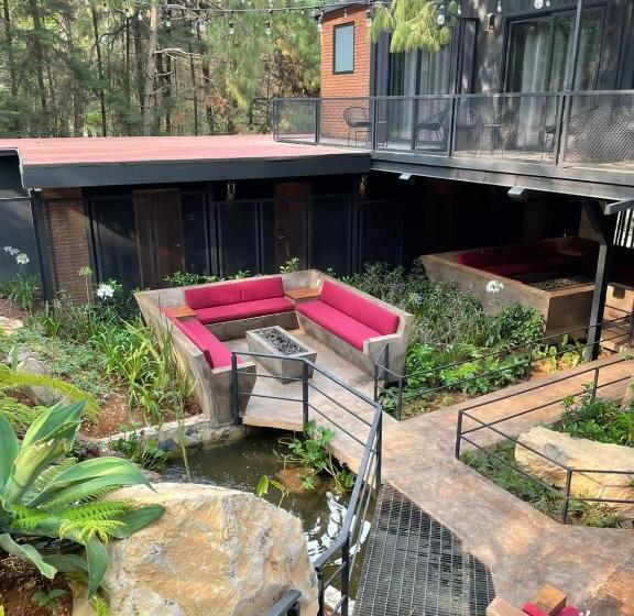 هتل Oxú Solo Adultos